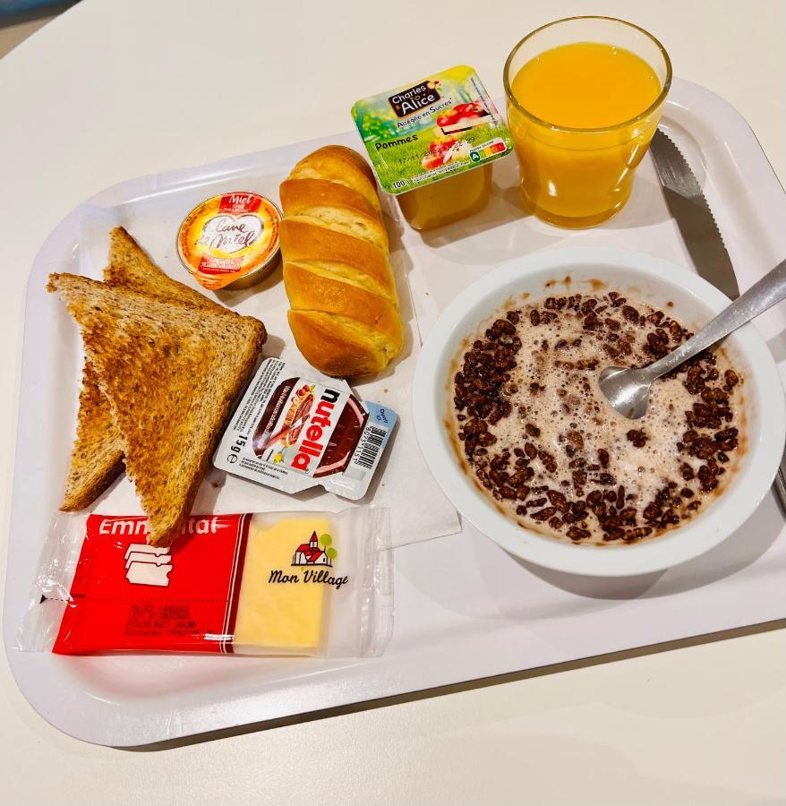 Premiere Classe St Quentin En Yvelines Elancourt Trappes Eksteriør billede
