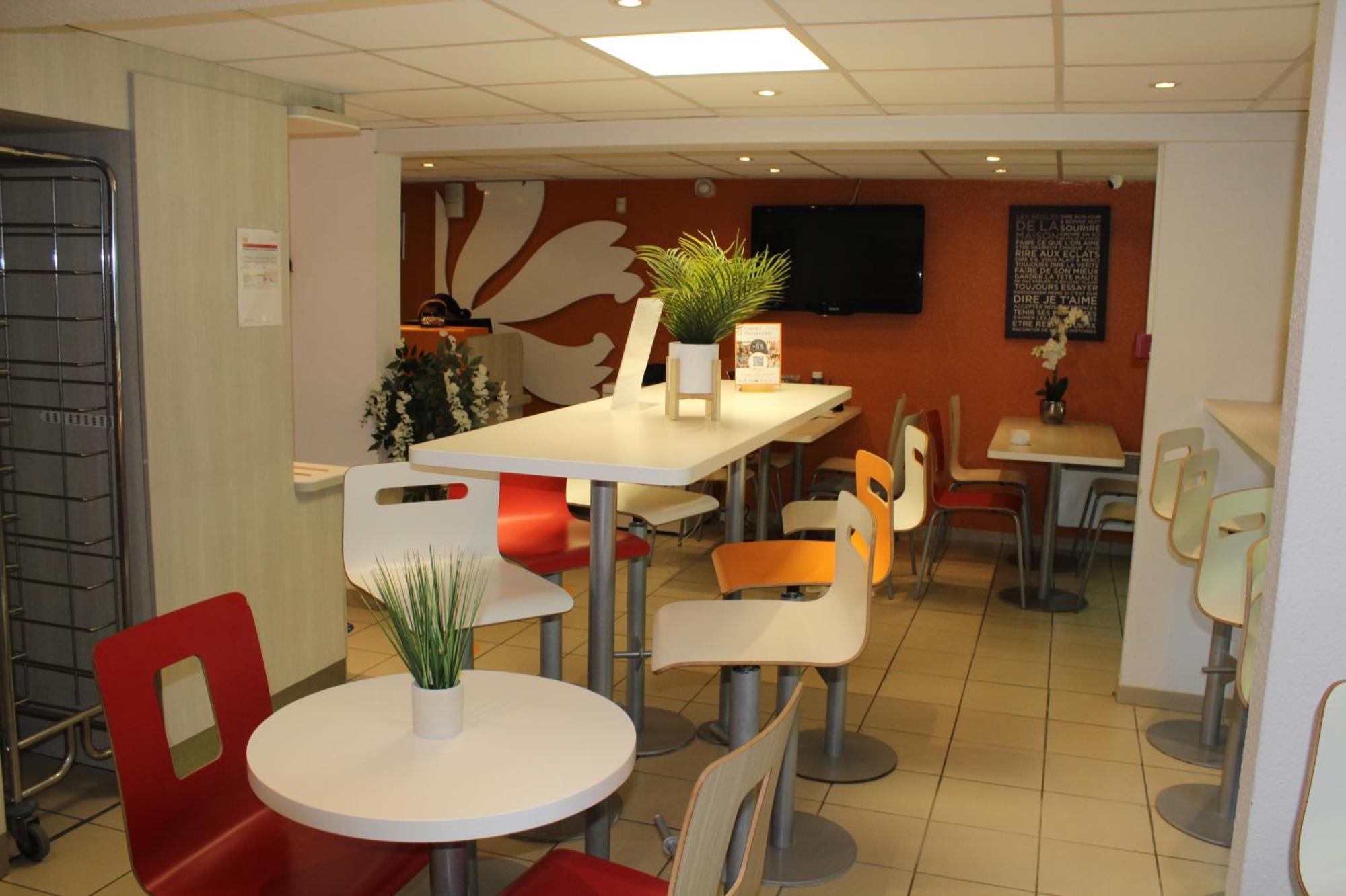 Premiere Classe St Quentin En Yvelines Elancourt Trappes Eksteriør billede