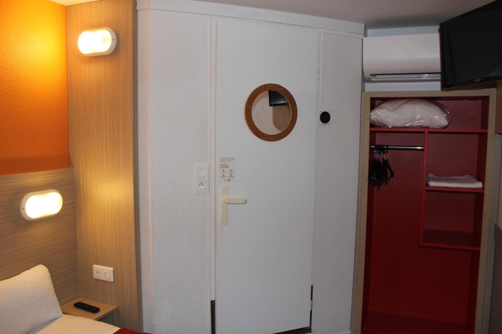 Premiere Classe St Quentin En Yvelines Elancourt Trappes Eksteriør billede