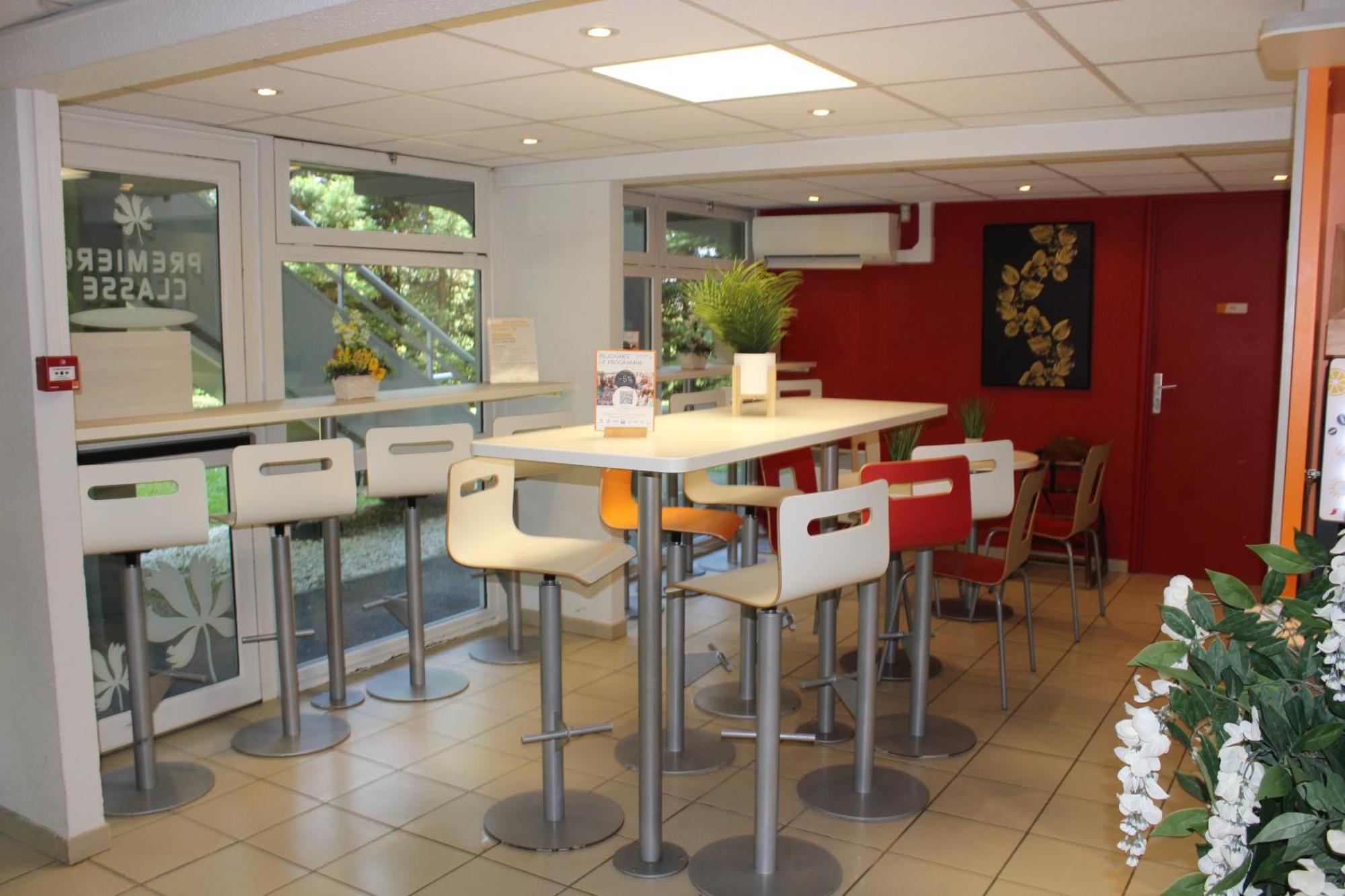 Premiere Classe St Quentin En Yvelines Elancourt Trappes Eksteriør billede