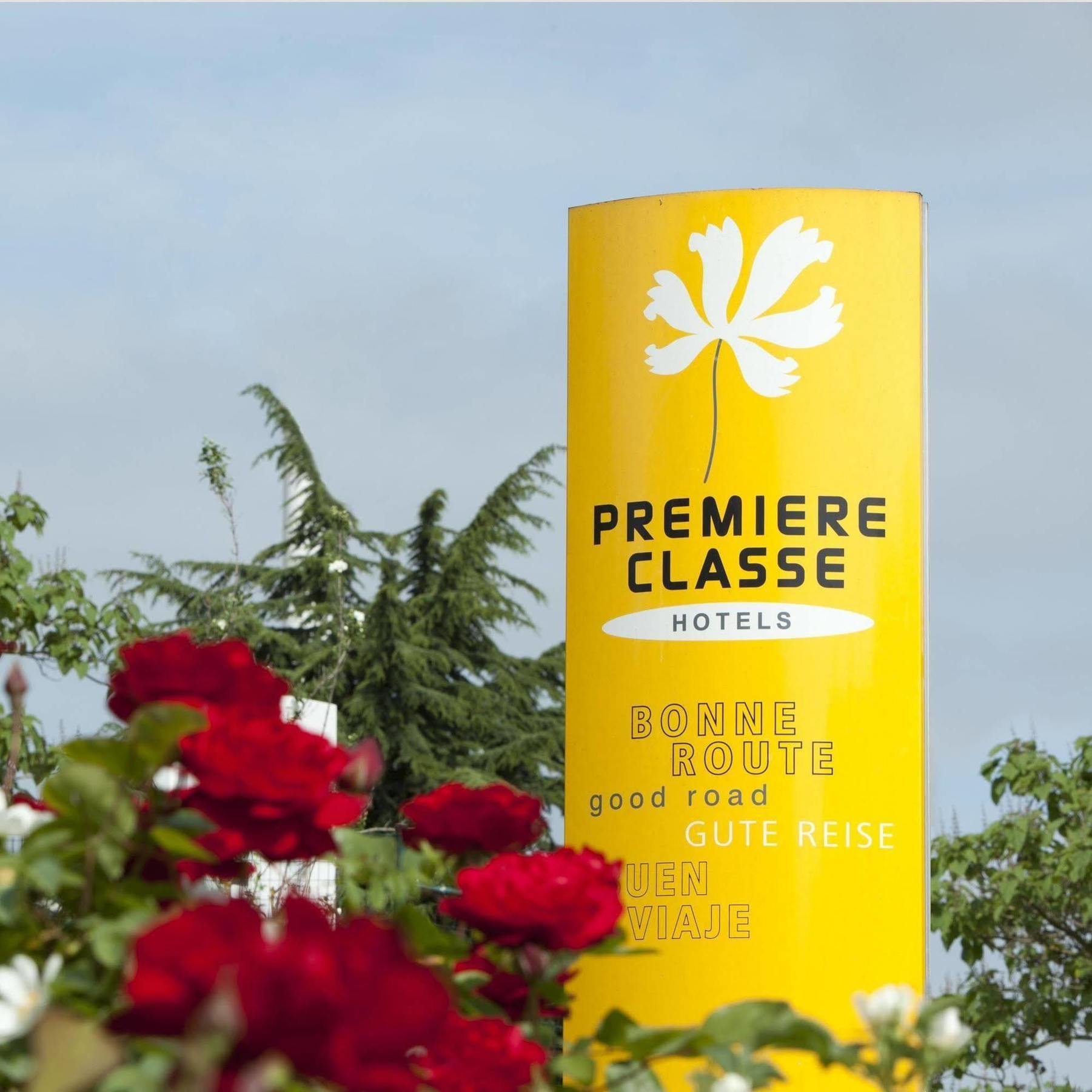 Premiere Classe St Quentin En Yvelines Elancourt Trappes Eksteriør billede